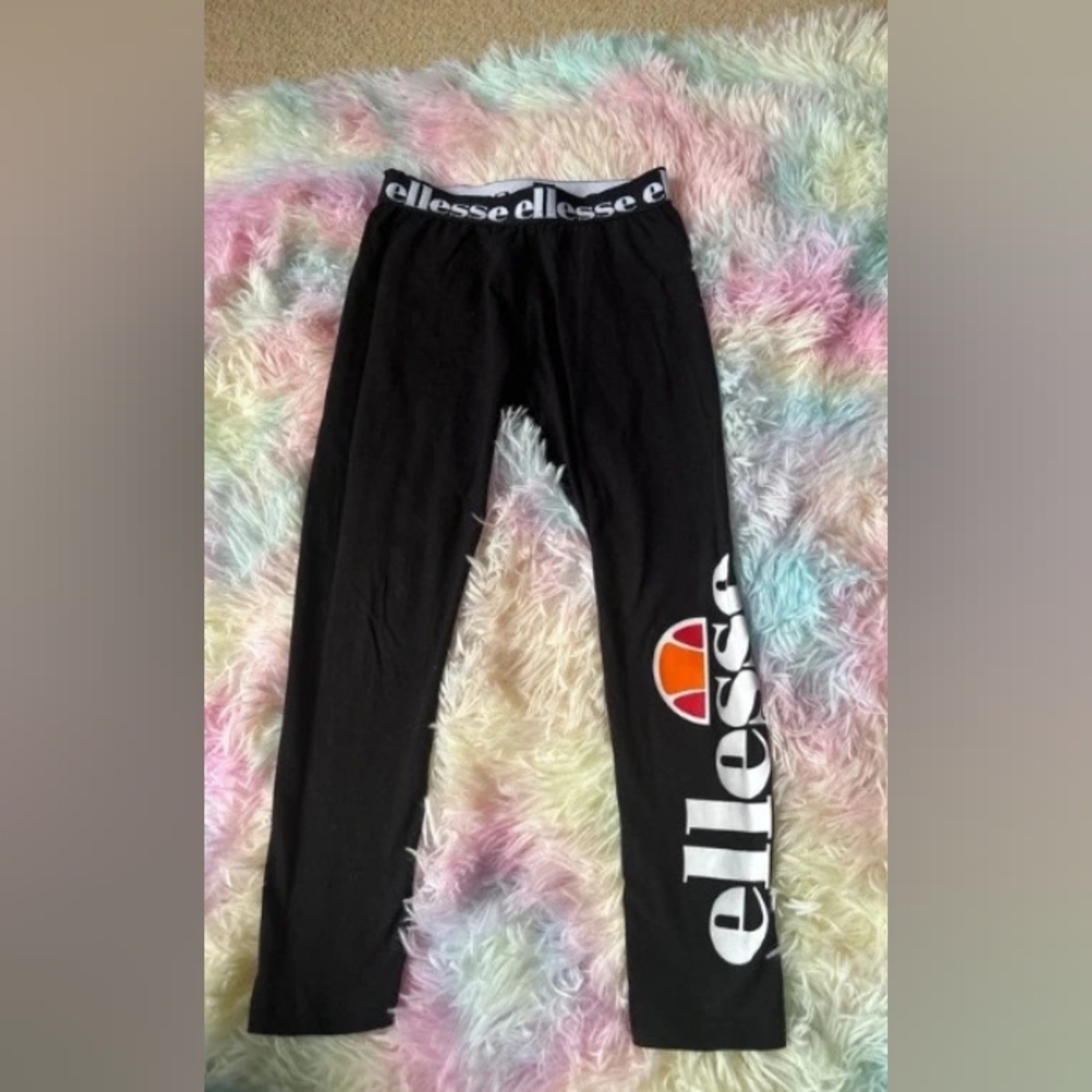 kids size 6-7 years ellesse leggings